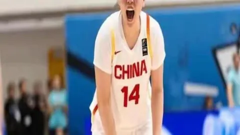 京多安33岁告别国家队：德国队泪洒告别仪式，退役背后真相